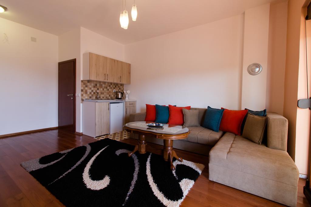 Apartments Kan ウルツィニ エクステリア 写真