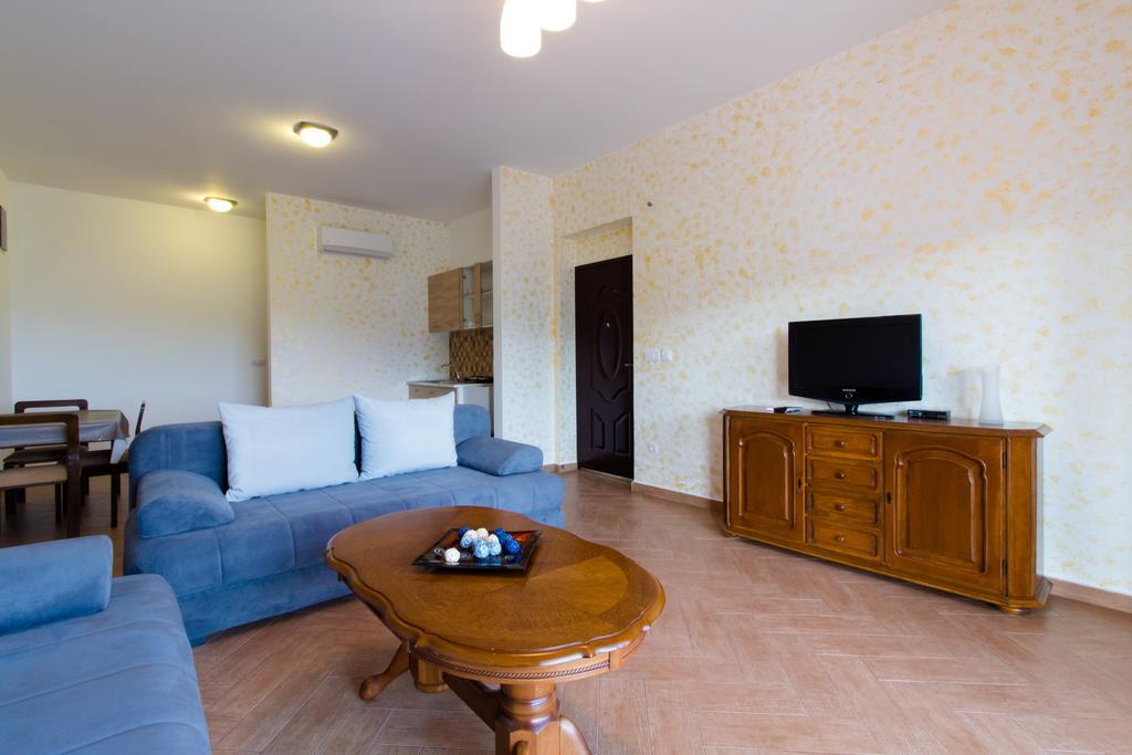 Apartments Kan ウルツィニ エクステリア 写真